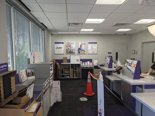 Shipping and Mailing Service «FedEx Ship Center», reviews and photos, 902 N Jackson Rd, Pharr, TX 78577, USA