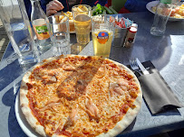 Pizza du Restaurant Pizzeria Le Névé à Le Grand-Bornand - n°1