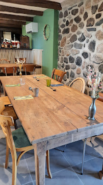 Atmosphère du Restaurant Le Moulin de la Santoire à Saint-Saturnin - n°3