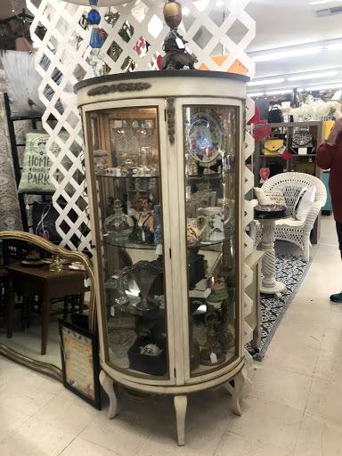 Antique Store «Hidden Talent Gifts & Antiques», reviews and photos, 400 S Main St, McGregor, TX 76657, USA