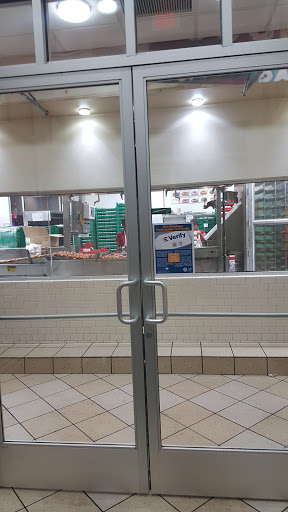 Bakery «Krispy Kreme Doughnuts», reviews and photos, 208 W 14 Mile Rd, Troy, MI 48083, USA