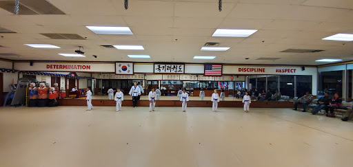 Shopping Mall «Wick Shopping Plaza», reviews and photos, 561 US-1, Edison, NJ 08817, USA