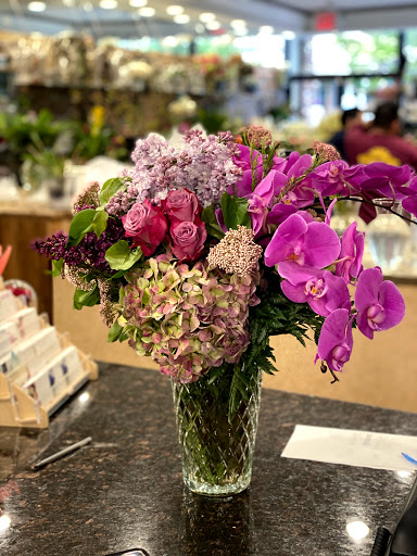 Florist «Eltingville Florist», reviews and photos, 3938 Richmond Ave, Staten Island, NY 10312, USA