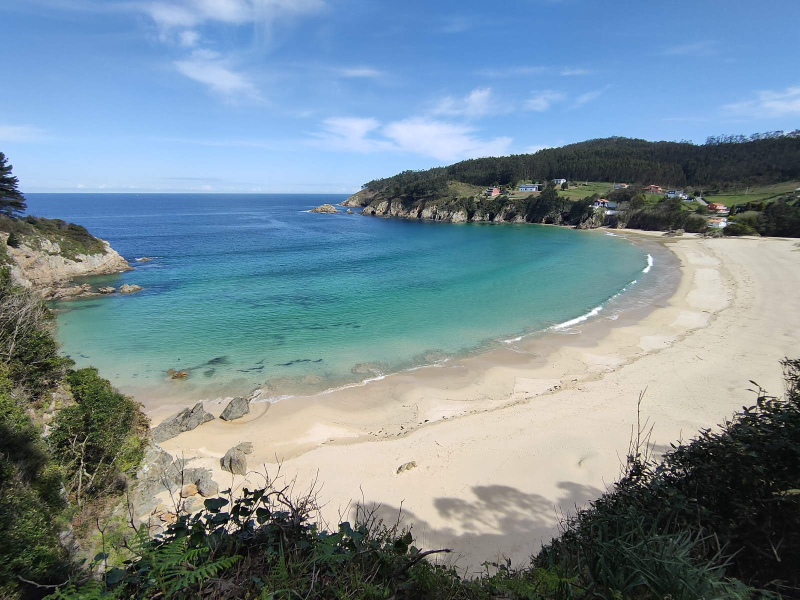 Photo of Xilloi Beach and the settlement