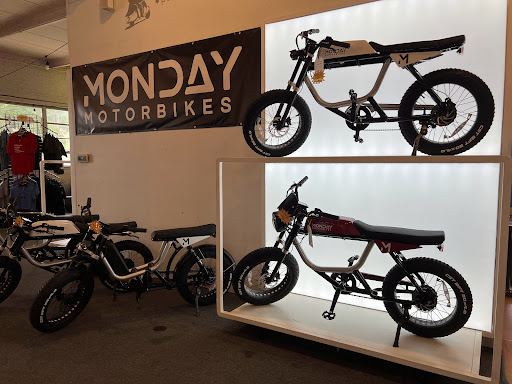 Motor Scooter Dealer «Scooterworks Chicago», reviews and photos, 5410 N Damen Ave, Chicago, IL 60625, USA