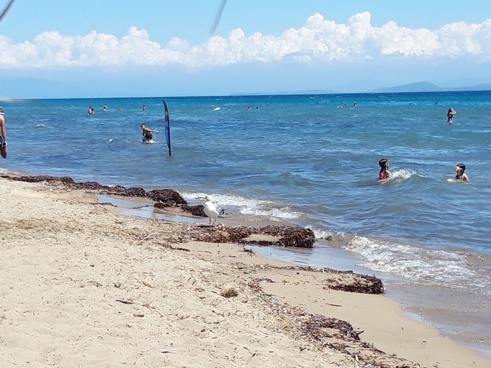 Foto van Louros beach met ruime baai