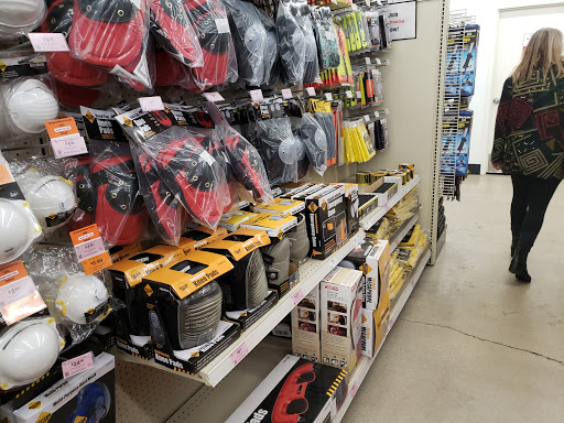 Hardware Store «Harbor Freight Tools», reviews and photos, 1640 75th St, Downers Grove, IL 60516, USA