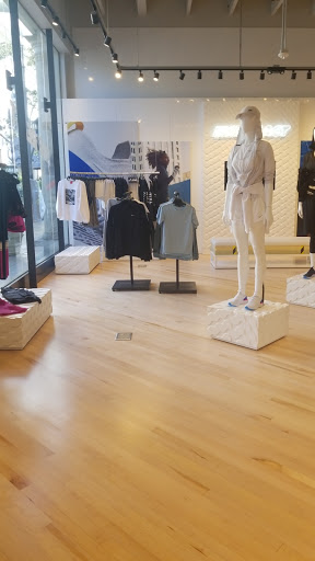 Clothing Store «Nike The Grove», reviews and photos, 189 The Grove Dr, Los Angeles, CA 90036, USA