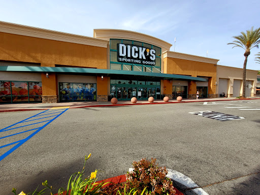 DICK'S Sporting Goods