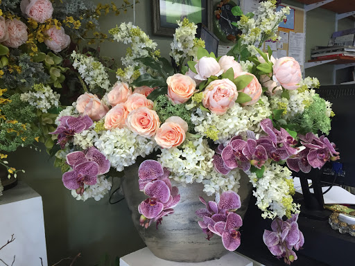 Shopping Mall «Village Centre», reviews and photos, 776 Walker Rd, Great Falls, VA 22066, USA