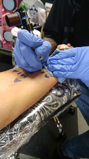 Tattoo Shop «Hearts of Fire Tattoo», reviews and photos, 212 W McDaniel St, Springfield, MO 65806, USA