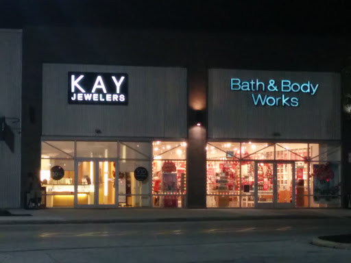 Kay Jewelers, 3415 Steelyard Dr, Cleveland, OH 44109, USA, 
