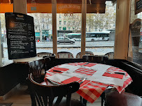 Atmosphère du Restaurant français Á La Ville de Provins à Paris - n°5