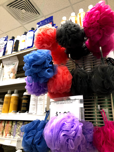 Home Goods Store «Christmas Tree Shops», reviews and photos, 28-34 Broadway, Lynnfield, MA 01940, USA