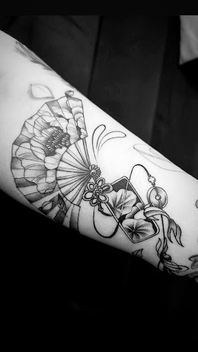 Explore vulture tattoo ideas, creative tattoo ideas in Bayside, available at Hao Tattoo 