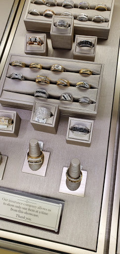 Jewelry Store «Jared The Galleria of Jewelry», reviews and photos, 1700 Woodfield Rd, Schaumburg, IL 60173, USA