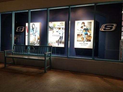Shoe Store «SKECHERS Factory Outlet», reviews and photos, 5173 Factory Shops Blvd #850, Ellenton, FL 34222, USA