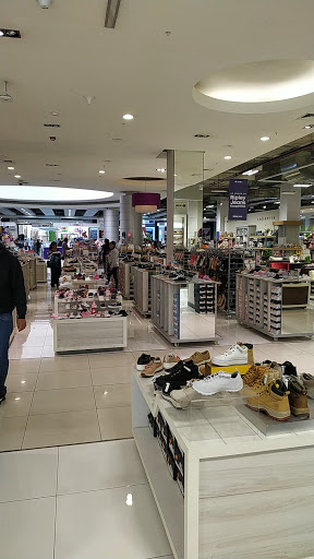 Tiendas para comprar zapateros Arequipa