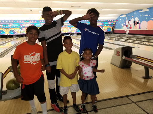 Bowling Alley «Mayflower Lanes», reviews and photos, 26600 Plymouth Rd, Redford Charter Twp, MI 48239, USA