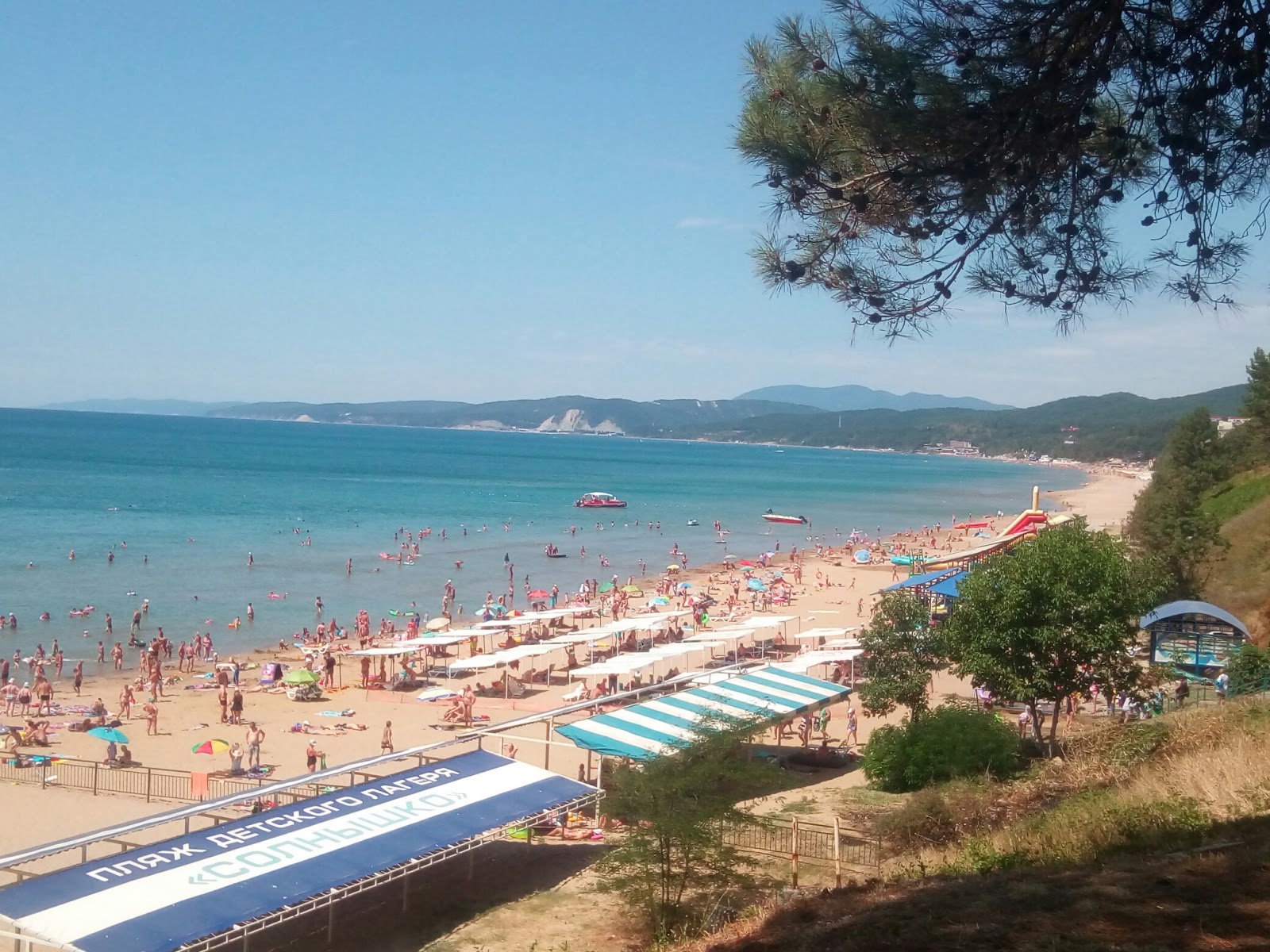 Orlyonok beach'in fotoğrafı - Çocuklu aile gezginleri için önerilir