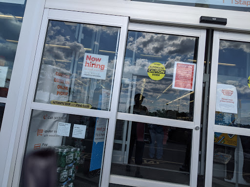 Office Supply Store «Staples», reviews and photos, 591 Memorial Dr, Chicopee, MA 01020, USA