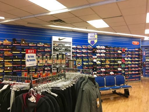 Sporting Goods Store «Big 5 Sporting Goods - Solana Beach», reviews and photos, 949 Lomas Santa Fe Dr, Solana Beach, CA 92075, USA