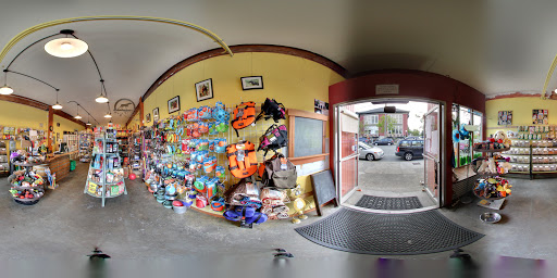 Pet Supply Store «Wally Pets», reviews and photos, 4411 Wallingford Ave N, Seattle, WA 98103, USA