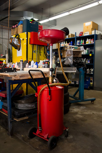 Auto Repair Shop «Dale Feste Automotive», reviews and photos, 1801 Mainstreet, Hopkins, MN 55343, USA