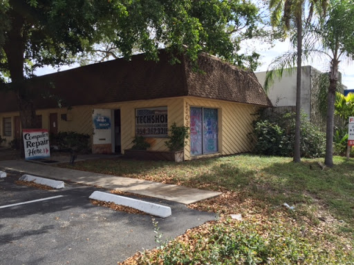 Computer Repair Service «US Tech Shop - Computer and Cell Phone Repair», reviews and photos, 1109 N Federal Hwy #1, Hollywood, FL 33020, USA