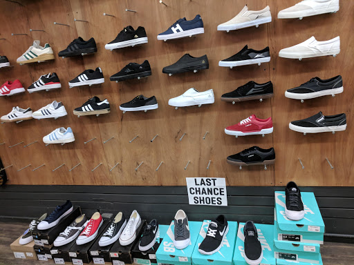 Snowboard Shop «The Vault - Snowboards & Skateboards», reviews and photos, 227 G St, Davis, CA 95616, USA