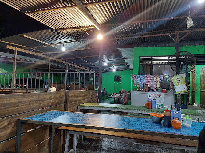 Restoran Mie di Sulawesi Selatan: Nikmati Kelezatan Makanan di Warung Lesehan Mas Bejo dan Forum Cafe & Resto