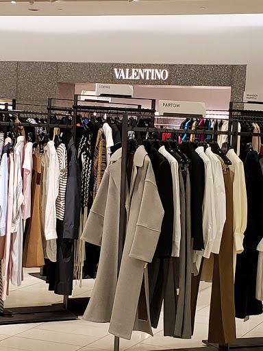 Shopping Mall «The Shops at North Bridge», reviews and photos, 520 N Michigan Ave, Chicago, IL 60611, USA