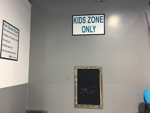 Laundromat «Love Laundry Howe/El Camino», reviews and photos, 2410 Howe Ave, Sacramento, CA 95825, USA