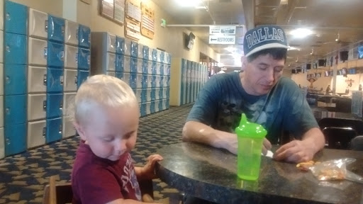 Bowling Alley «Triangle Bowl», reviews and photos, 700 Triangle Ctr, Longview, WA 98632, USA