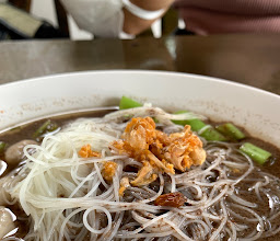 Hoi Khaa Rim Ping noodles photo