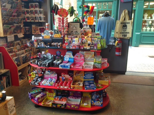 Gift Shop «Off the Wagon Shop», reviews and photos, 152 E Main St, Kent, OH 44240, USA