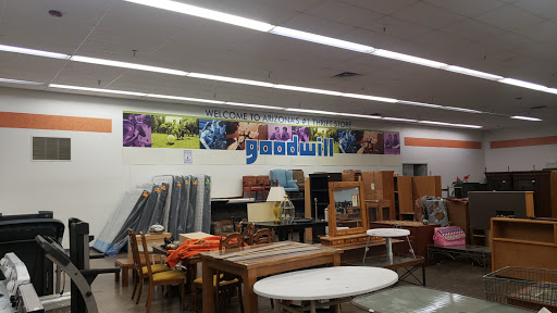 Thrift Store «Apache Trail Goodwill Retail Store & Donation Center», reviews and photos, 10603 E Apache Trail, Apache Junction, AZ 85120, USA