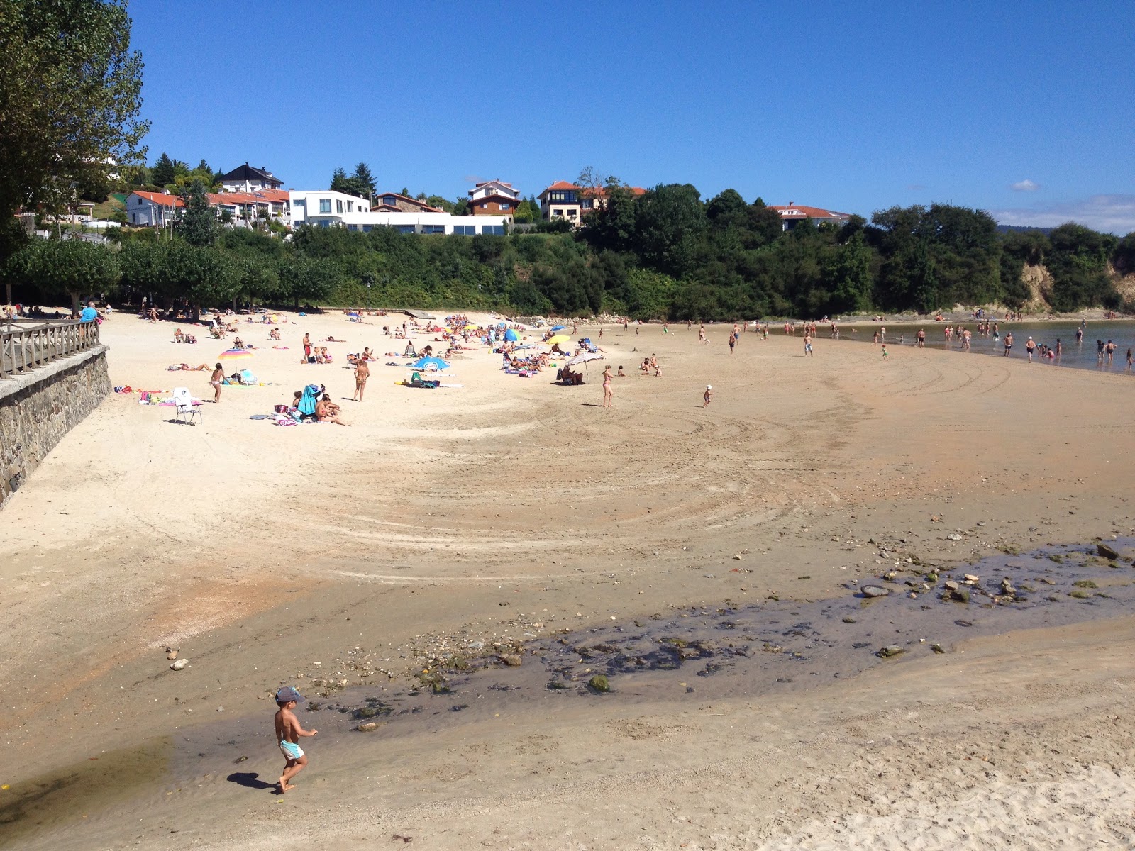 Foto di Praia Da Ciscada con una superficie del sabbia beige