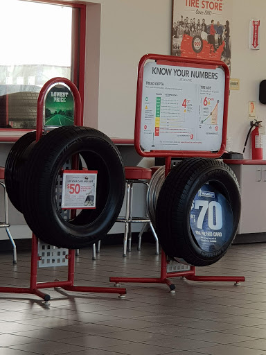 Tire Shop «Discount Tire Store - Irving, TX», reviews and photos, 3516 W Airport Fwy, Irving, TX 75062, USA