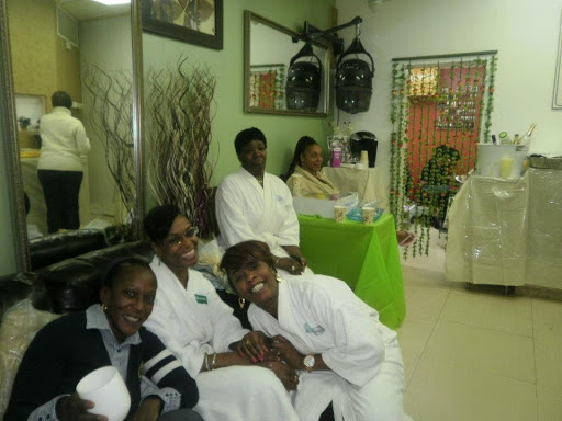 Beauty Salon «House of Hair Salon & Spa», reviews and photos, 615 Washington Ave, Brooklyn, NY 11238, USA