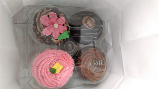 Cake Shop «Celebrity Cake Studio», reviews and photos, 314 E 26th St, Tacoma, WA 98421, USA