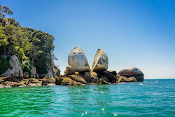 Foto van Split Apple Rock Beach voorzieningenruimte