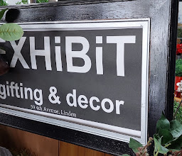 Exhibit gifting & decor photo