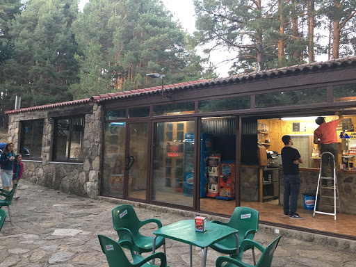 Información y opiniones sobre Bar Restaurante "Quiosco Puente el Duque" de Hoyos Del Espino