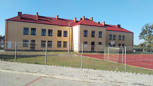 Szkoła Podstawowa w Hucie Komorowskiej Huta Komorowska 102, 36-110 Huta Komorowska, Polska