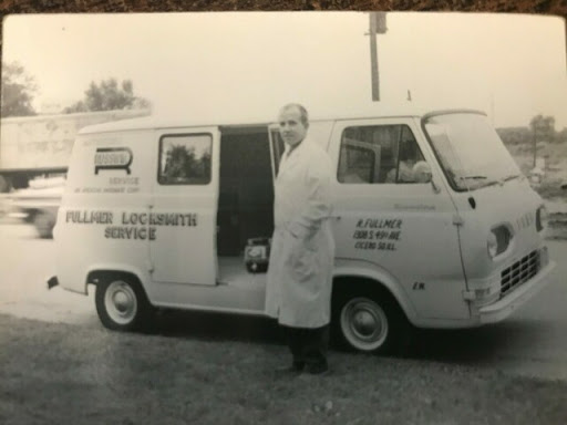 Locksmith «Fullmer locksmith service», reviews and photos, 8611 W Cermak Rd, North Riverside, IL 60546, USA