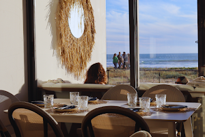 Maryana Beach Lounge Restaurante image