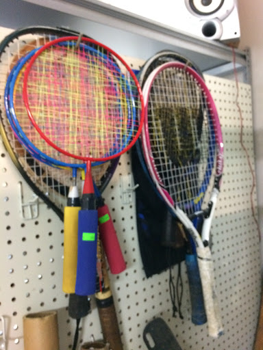 Thrift Store «St. Vincent de Paul Thrift Stores Orlando», reviews and photos, 770 S Orange Blossom Trail, Apopka, FL 32703, USA