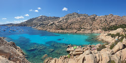 Spiaggia di Cala Coticcio
'in fotoğrafı çok temiz temizlik seviyesi ile