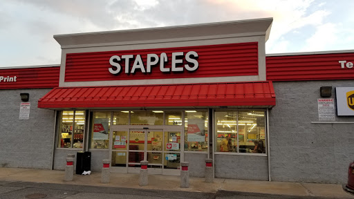 Office Supply Store «Staples», reviews and photos, 24-41 31st St, Astoria, NY 11102, USA